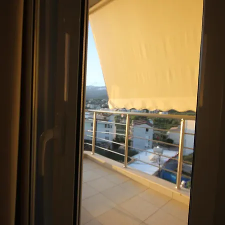 Apartment With View *