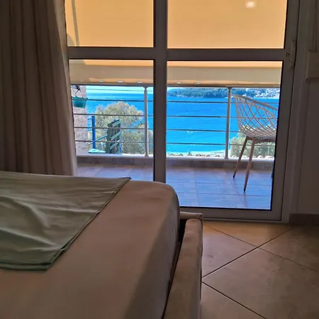Appartement With View Himarë