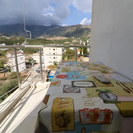 Apartmán With View *